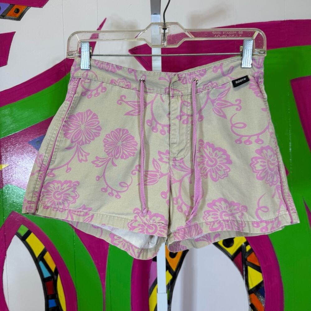 Roots, Floral Shortie Shorts. Size 2. In good used condition! Minor Stain